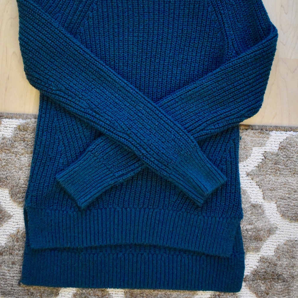 Abercrombie & Fitch Blue Sweater